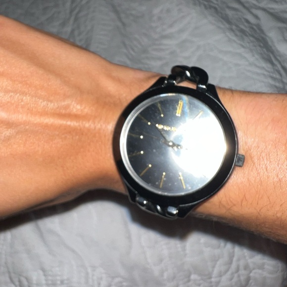 Michael Kors Slim Runway Quartz Black Dial Stainless Steel Ladies Watch - Picture 3 of 6